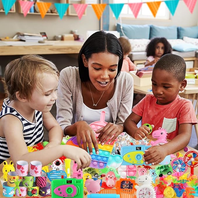 600 Pack Party Favors for Kids 8-12, Fidget Toys Set Sensory Toys Anxiety for Kids and Adults Autism Birthday Gift Classroom Prizes Treasure Box Goodie Bag Stuffers Halloween Christmas Stocking