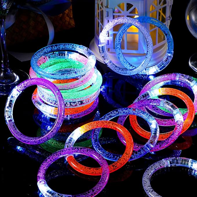 300 Pcs Glow Sticks Bracelets Glow in the Dark LED Bracelets Neon Party Favors Halloween Flashing Light Up Bracelet Toys for Adults Rave Concert Birthday Carnival Wedding New Year Supplies