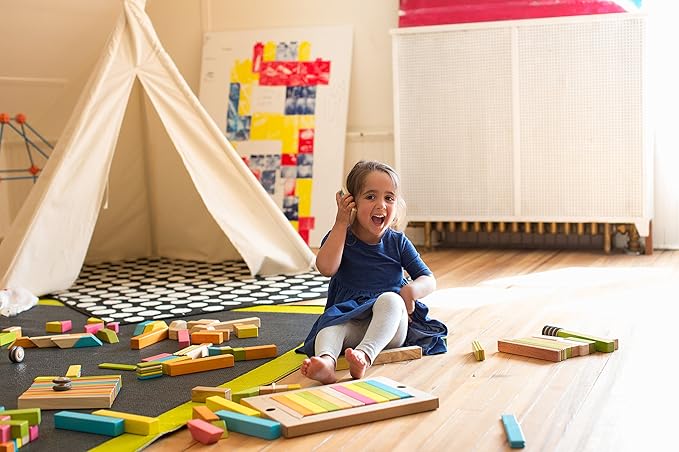 8 Piece Tegu Pocket Pouch Magnetic Wooden Block Set, Tints