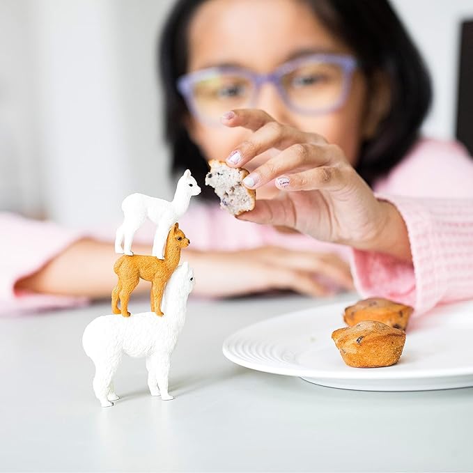Schleich Farm World 4-Piece Alpaca Playset with Mother and Baby Alpacas - Educational and Durable Farm Animal Playset Figurines, Fun and Imaginative Play for Boys and Girls, Gift for Kids Ages 3+
