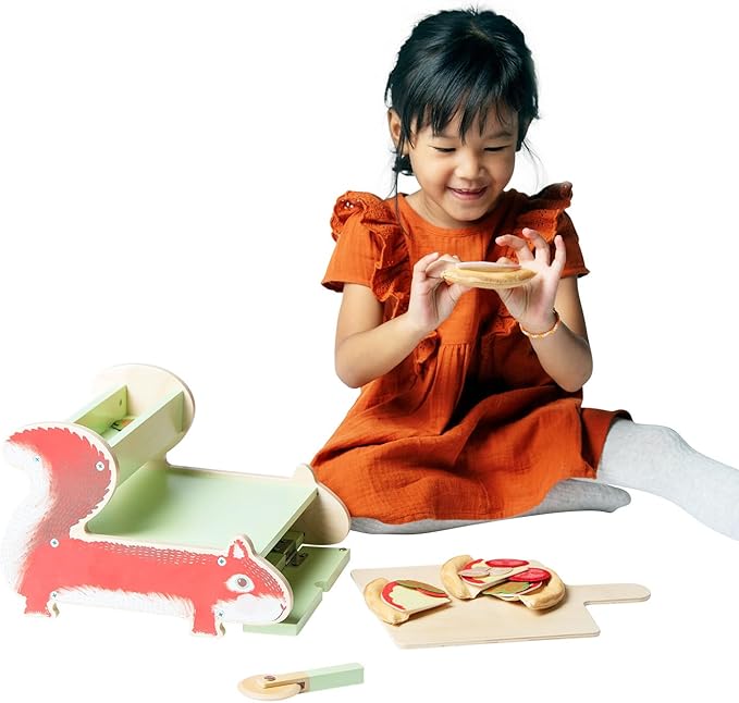 Manhattan Toy Nutty Squirrel Pizzeria Toddler & Kids Pretend Play Cooking Toy Set