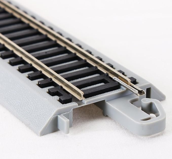 Bachmann Trains - Snap-Fit E-Z TRACK 18” RADIUS CURVED TRACK (4/card) - NICKEL SILVER Rail With Gray Roadbed - HO Scale , Grey