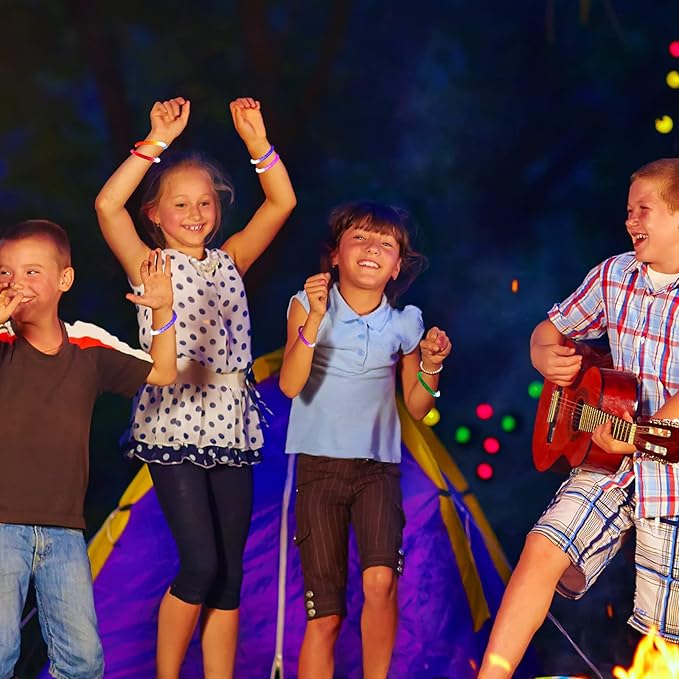 300 Pcs Glow Sticks Bracelets Glow in the Dark LED Bracelets Neon Party Favors Halloween Flashing Light Up Bracelet Toys for Adults Rave Concert Birthday Carnival Wedding New Year Supplies