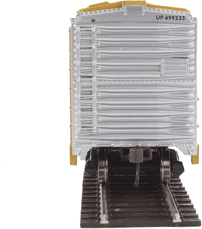 Walthers Trainline HO Scale Model 50' Plug-Door Boxcar with Metal Wheels Union Pacific
