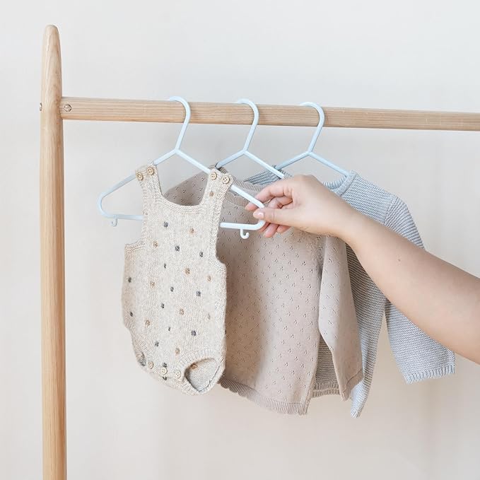 3 Sprouts Wheat Straw Plastic Hangers - 30-Pack Eco-Conscious Toddler Hangers for Child & Baby Clothes, Coats - Kid Closet Hangers Ideal for Small Girls, Boys, Children & Kids - Speckled Blue