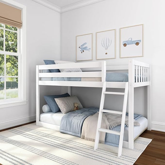 Max & Lily Fundamental Twin Low Bunk Bed, Kids Solid Wood Modern Bed Frame with Strong Wooden Slats, Non-Toxic Finishes, High Weight Capacity, White